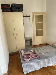 Letto o letti in una camera di Journey Home