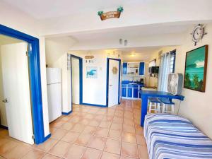 Galeriebild der Unterkunft Spacious Two-Bedroom Getaway with Balcony by the Beach in Centro Puntas