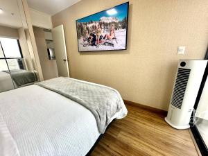 Katil atau katil-katil dalam bilik di Modern 1BR on J Prado Board San Isidro +26 gambar