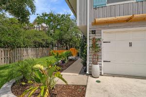 Vườn quanh Beachside Cabana Walk to Beach Dog Friendly