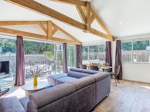 Χώρος καθιστικού στο Holiday Home Les Cariatides 5 by Interhome