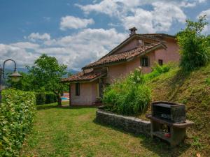 Κήπος έξω από το Holiday Home Casa dei Ciliegi by Interhome