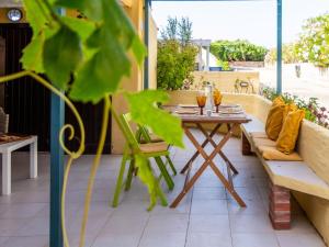 Balkón nebo terasa v ubytování Apartment La tavernetta di Tata by Interhome