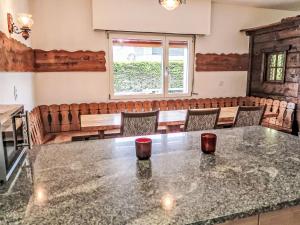 Χώρος καθιστικού στο Chalet Chalet L'Etape by Interhome