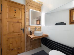 Koupelna v ubytování Apartment Larice by Interhome
