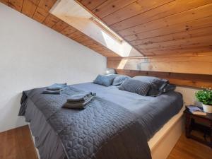 Postel nebo postele na pokoji v ubytování Apartment Larice by Interhome