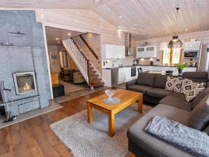 Kuchyň nebo kuchyňský kout v ubytování Holiday Home Louhi by Interhome