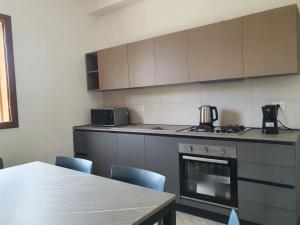 Kuchyň nebo kuchyňský kout v ubytování Apartment MareLuce by Interhome + 20 fotografií