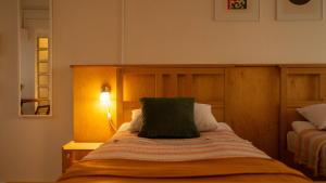 Ένα ή περισσότερα κρεβάτια σε δωμάτιο στο Urban Yurt