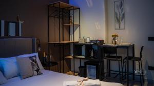 Ένα ή περισσότερα κρεβάτια σε δωμάτιο στο Moon Luxury Suite +27 φωτογραφίες