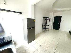 Η κουζίνα ή μικρή κουζίνα στο Patong Canal Villa R108