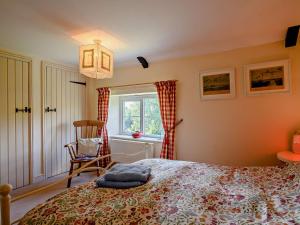 Postel nebo postele na pokoji v ubytování 2 bed in Sea Palling 88616