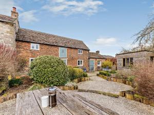 Zahrada ubytování 2 Bed in Ashford in the Water 82117