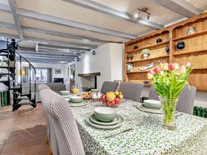 Posezení v ubytování 3 Bed in Gorran Haven 83541