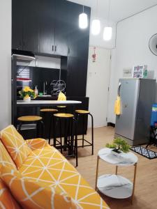 Dapur atau dapur kecil di 2 Bedroom Condo in AMAIA STEPS NOVALICHES