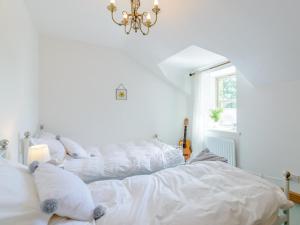 Ένα ή περισσότερα κρεβάτια σε δωμάτιο στο 2 Bed in Alnwick 78643
