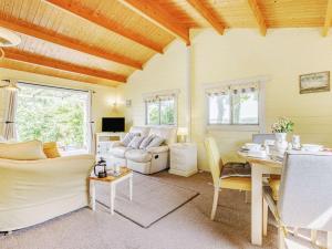 Et tv og/eller underholdning på 2 Bed in Clovelly BITFL