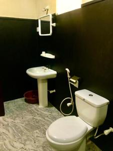 Et badeværelse på Green Bamboo House + 27 billeder