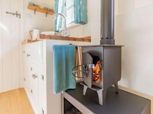Η κουζίνα ή μικρή κουζίνα στο 1 Bed in Hayfield 87592