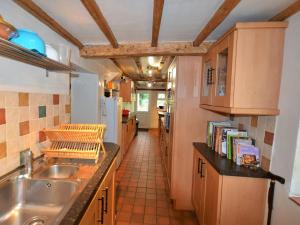 Kuchyň nebo kuchyňský kout v ubytování 3 Bed in Llandovery 76381 + 27 fotografií