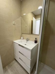 Koupelna v ubytování Noria 1B Derecha 2personas + 7 fotografií