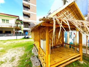 Budova, kde se prázdninový dům nachází + 15 fotografií