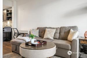 Galeriebild der Unterkunft Luxury Spacious 2 Bedroom Apartment at The Radius in Calgary