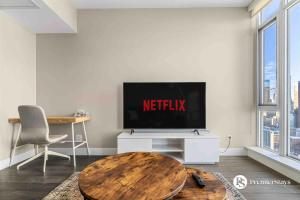 Φωτογραφία από το άλμπουμ του 35th Floor High Rise 1 Bedroom with Sofa Bed Apartment at The Guardian South στο Κάλγκαρι