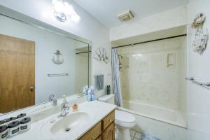 Gallery image of Bright Pharr Getaway Spacious Family Home w Garage and WiFi in Pharr +26 photos