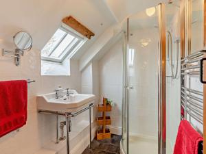 Ένα μπάνιο στο 3 Bed in Whitley Bay CN011 +42 φωτογραφίες