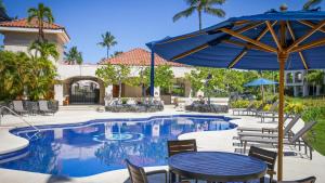 Πισίνα στο ή κοντά στο Spectacular Ground Floor Condo Sleeps 5