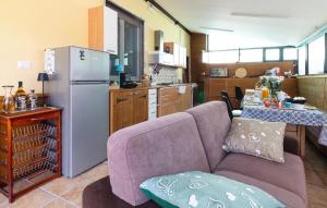 Dapur atau dapur kecil di Stunning Home In Sessa Cilento