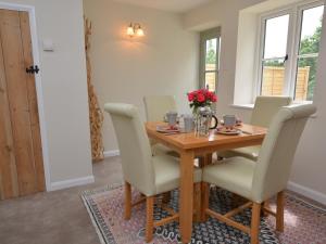 Billede fra billedgalleriet på 2 bed in West Bay 61181 i Halstock