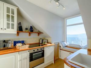 Η κουζίνα ή μικρή κουζίνα στο 2 Bed in Cove 87473 +9 φωτογραφίες