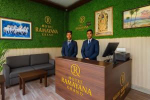Majutusasutuse Ramayana Grand Hotel Ayodhya töötajad
