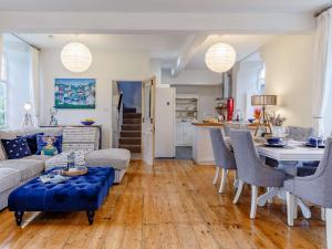 Η κουζίνα ή μικρή κουζίνα στο 2 Bed in St Just 85610