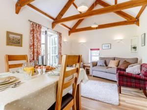 Χώρος καθιστικού στο 2 Bed in St Austell 79594