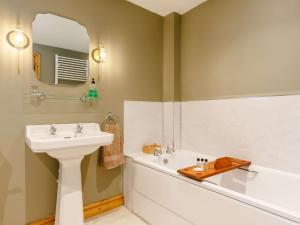 Koupelna v ubytování 1 Bed in Glastonbury 86979 + 7 fotografií