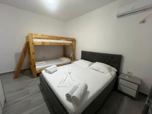 Postel nebo postele na pokoji v ubytování Hotel Krisl