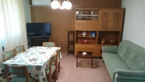 Kuchyň nebo kuchyňský kout v ubytování Apartments Luka