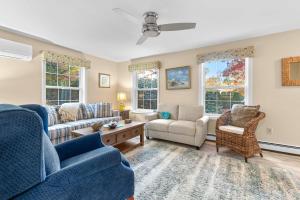 Χώρος καθιστικού στο Summersea - Charming 4 BDR in Golf Community