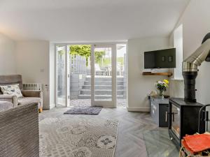Η κουζίνα ή μικρή κουζίνα στο 2 Bed in Wrexham 76399 +24 φωτογραφίες