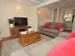 Televiisor ja/või meelelahutuskeskus majutusasutuses 1 Bed in Sherborne 51018