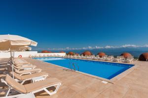 Bazén v ubytování Hotel Qvevrebi nebo v jeho okolí