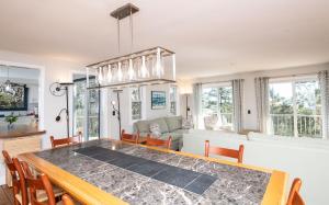 Φωτογραφία από το άλμπουμ του Cape Getaway by Leavetown Vacations σε Wellfleet