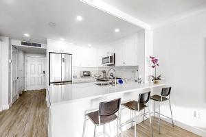 Køkken eller tekøkken på Ocean Sands 1105 + 18 billeder