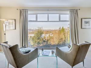 Posezení v ubytování 5 Bed in Windermere 93302