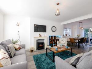 Μια τηλεόραση ή/και κέντρο ψυχαγωγίας στο 4 Bed in Brockenhurst 80420