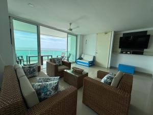 Χώρος καθιστικού στο Apartamento frente al mar