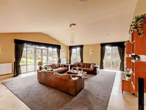 Imagen de la galería de 6 Bed in Ellington 91805, en Ellington